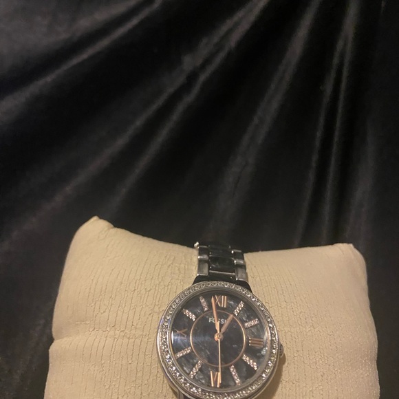 Fossil Black and Silver Timepiece